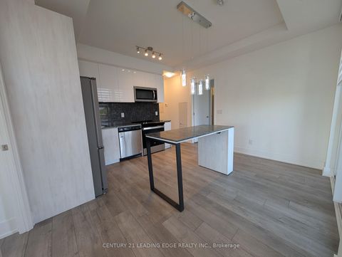Photo 14 at 525 - 3100 Keele Street, CFB, Toronto