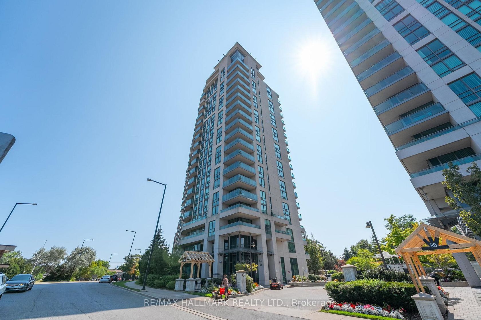 909 - 68 Grangeway Avenue, Woburn, Toronto by Loree Meneguzzi Real Estate 909 - 68 Grangeway Avenue, Woburn, Toronto