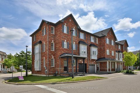 Photo 1 at 46 - 15 Old Colony Road, Oak Ridges Lake Wilcox, Richmond Hill