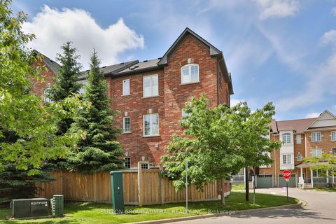 Photo 4 at 46 - 15 Old Colony Road, Oak Ridges Lake Wilcox, Richmond Hill
