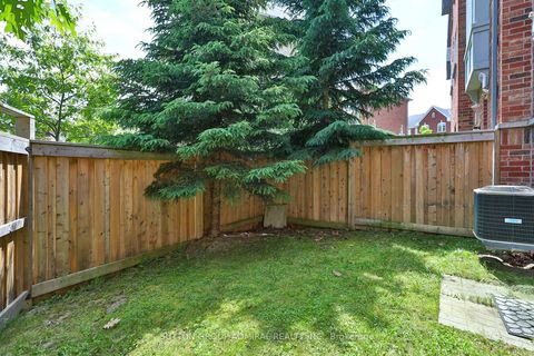 Photo 37 at 46 - 15 Old Colony Road, Oak Ridges Lake Wilcox, Richmond Hill