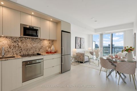 Photo 4 at 2608 - 30 Inn On The Park Drive, Don Mills, Toronto