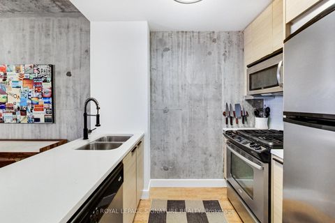 Photo 5 at 614 - 138 Princess Street, Moss Park, Toronto