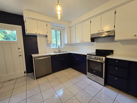 Photo 2 at 109 Norton Avenue, Willowdale East, Toronto