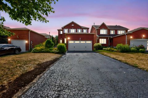 Photo 2 at 49 Mcdougall Drive, West Bayfield, Barrie