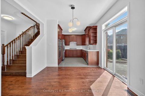 Photo 9 at 94 Destino Crescent, Vellore Village, Vaughan