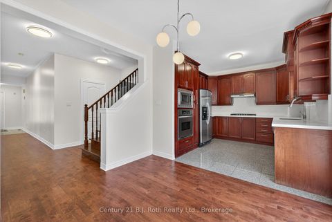 Photo 10 at 94 Destino Crescent, Vellore Village, Vaughan