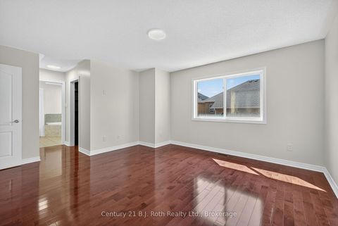 Photo 22 at 94 Destino Crescent, Vellore Village, Vaughan