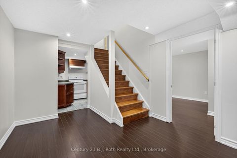 Photo 26 at 94 Destino Crescent, Vellore Village, Vaughan