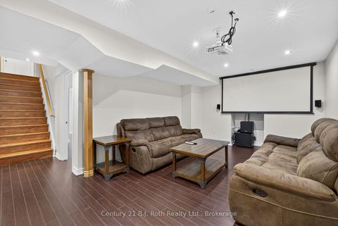 Photo 29 at 94 Destino Crescent, Vellore Village, Vaughan
