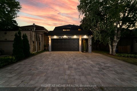 Photo 2 at 302 Mullen Drive, Brownridge, Vaughan