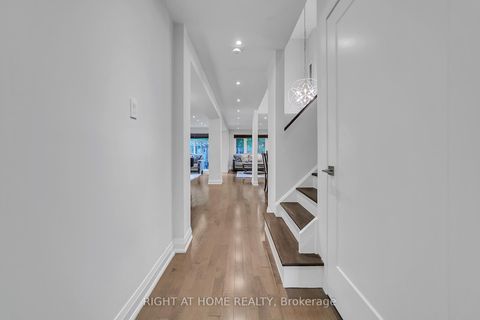 Photo 8 at 302 Mullen Drive, Brownridge, Vaughan
