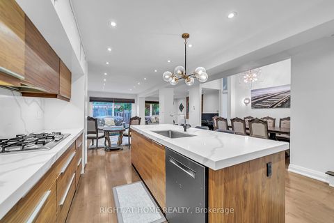 Photo 12 at 302 Mullen Drive, Brownridge, Vaughan