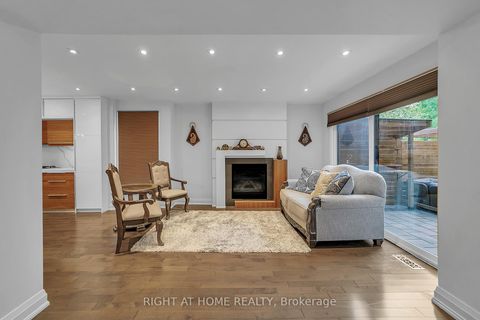 Photo 18 at 302 Mullen Drive, Brownridge, Vaughan