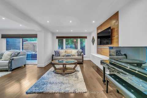 Photo 20 at 302 Mullen Drive, Brownridge, Vaughan