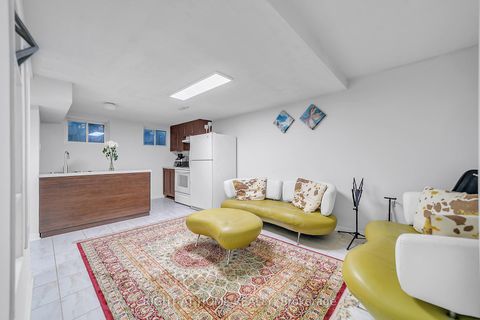 Photo 40 at 302 Mullen Drive, Brownridge, Vaughan