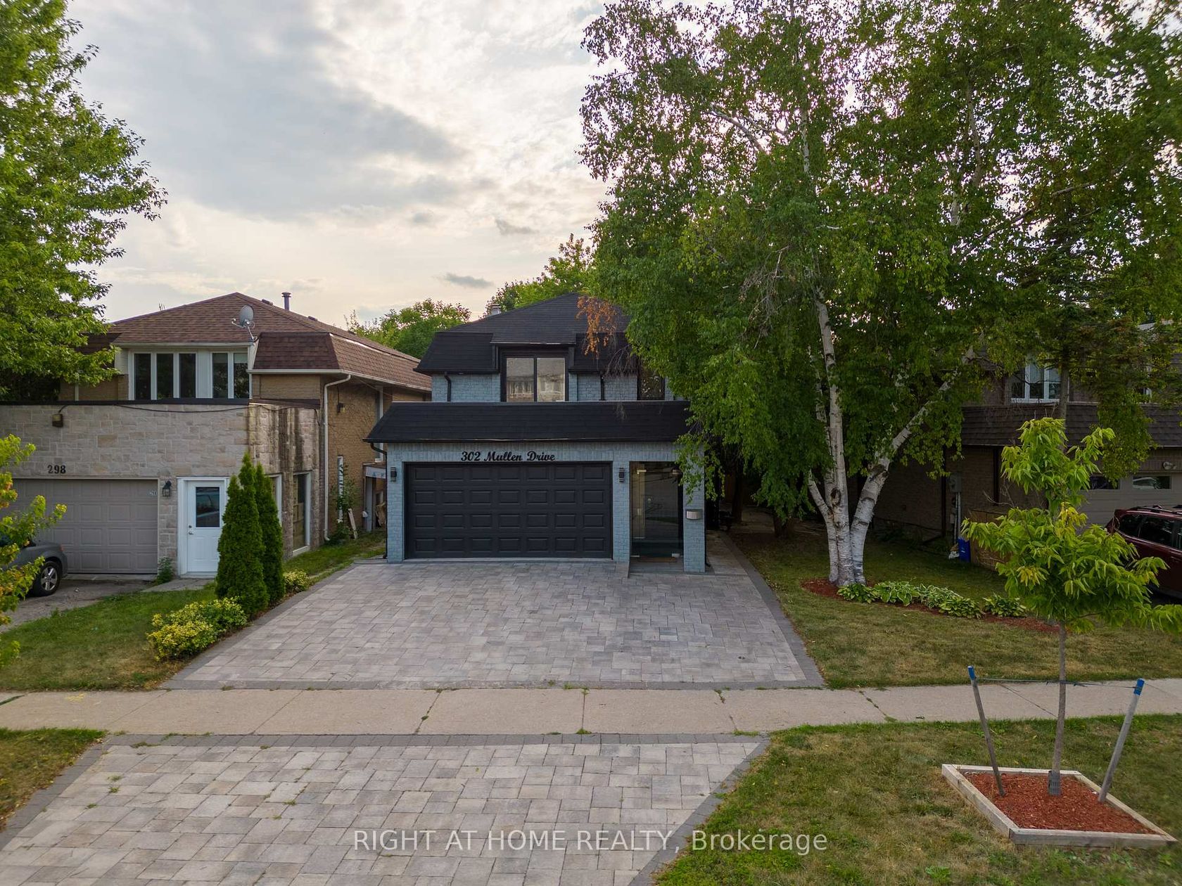 302 Mullen Drive, Brownridge, Vaughan 
