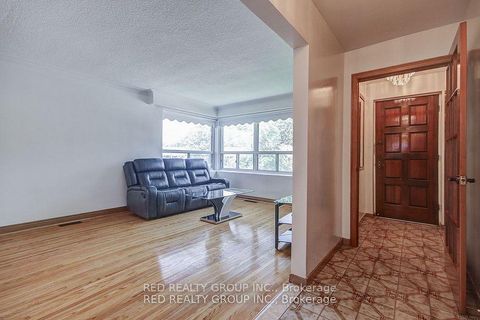 Photo 7 at 171 Tavistock Road, CFB, Toronto