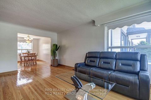 Photo 9 at 171 Tavistock Road, CFB, Toronto