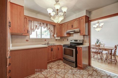 Photo 12 at 171 Tavistock Road, CFB, Toronto