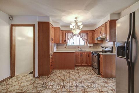 Photo 13 at 171 Tavistock Road, CFB, Toronto