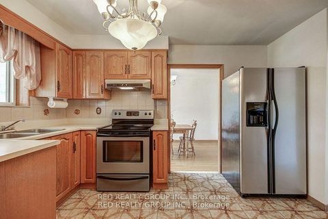 Photo 15 at 171 Tavistock Road, CFB, Toronto
