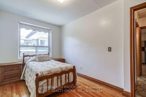 Photo 17 at 171 Tavistock Road, CFB, Toronto