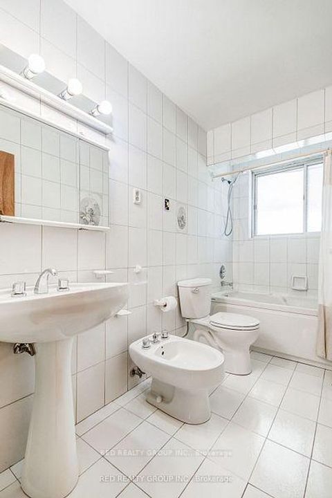 Photo 21 at 171 Tavistock Road, CFB, Toronto