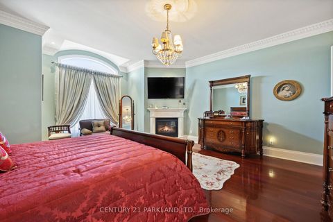 Photo 11 at 16 Boyle Drive, South Richvale, Richmond Hill