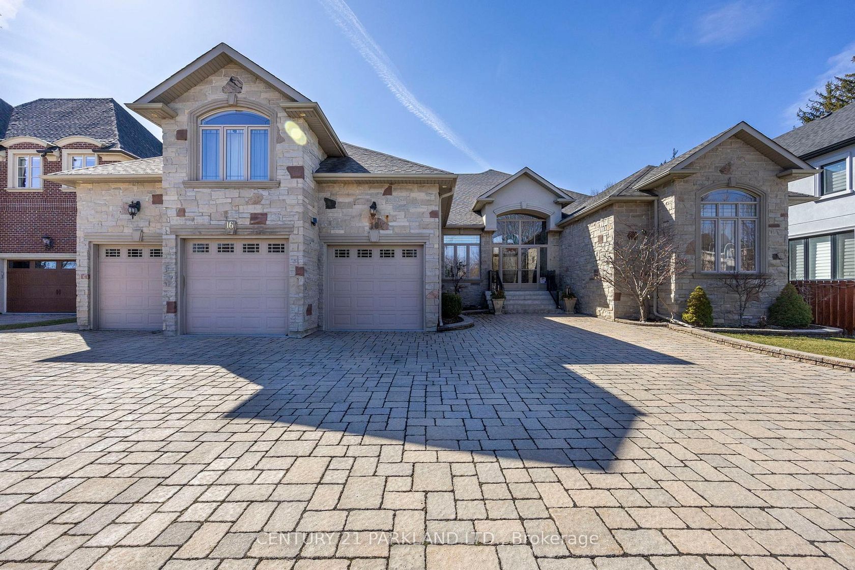 16 Boyle Drive, South Richvale, Richmond Hill 
