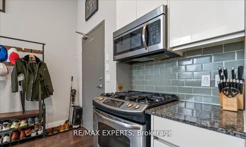 Photo 4 at 101 - 323 Kingston Road, The Beaches, Toronto