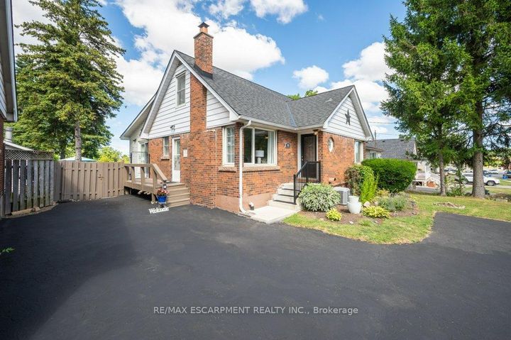 Photo 1 at 480 Mohawk Road W, Westcliffe, Hamilton