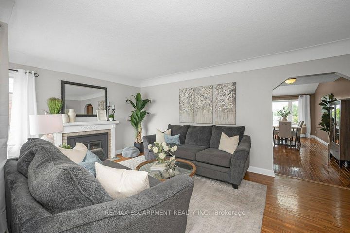 Photo 2 at 480 Mohawk Road W, Westcliffe, Hamilton