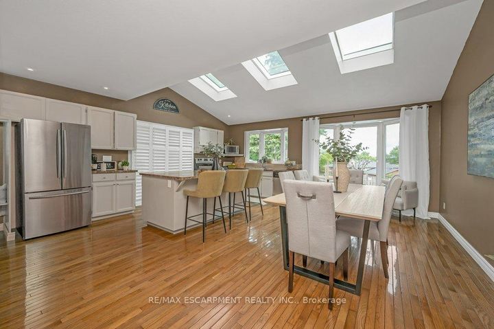 Photo 5 at 480 Mohawk Road W, Westcliffe, Hamilton