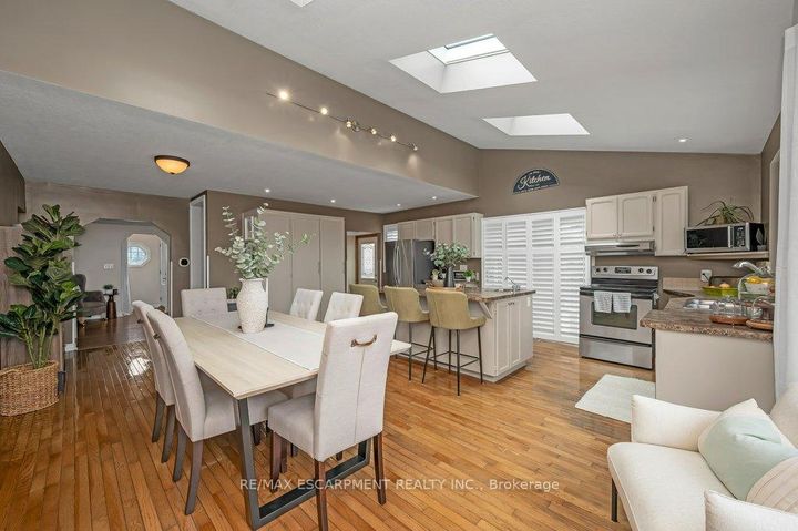 Photo 6 at 480 Mohawk Road W, Westcliffe, Hamilton