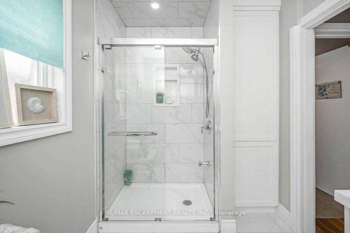 Photo 16 at 480 Mohawk Road W, Westcliffe, Hamilton