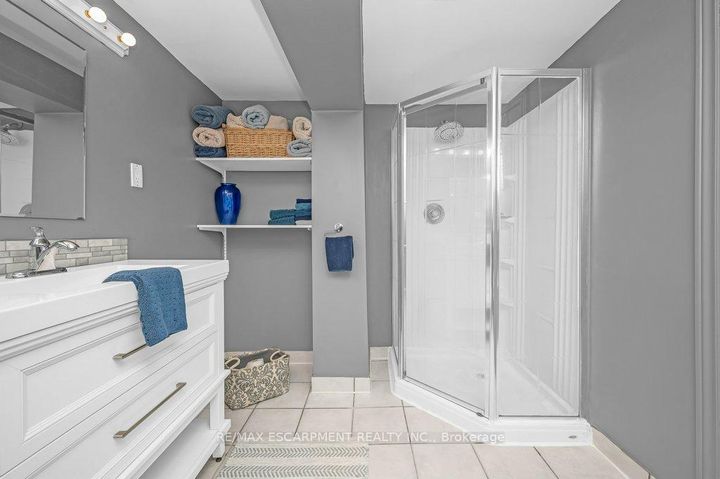 Photo 23 at 480 Mohawk Road W, Westcliffe, Hamilton