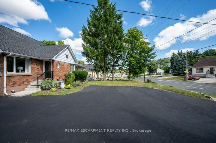 Photo 36 at 480 Mohawk Road W, Westcliffe, Hamilton