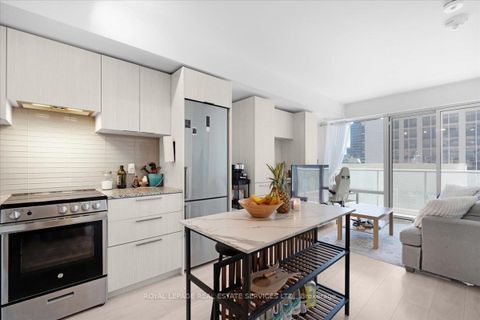 Photo 4 at 911 - 501 Yonge Street, Yonge Corridor, Toronto Photo 4 at 911 - 501 Yonge Street, Yonge Corridor, Toronto