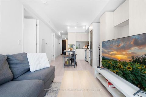 Photo 11 at 911 - 501 Yonge Street, Yonge Corridor, Toronto Photo 11 at 911 - 501 Yonge Street, Yonge Corridor, Toronto