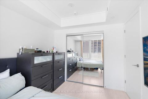 Photo 13 at 911 - 501 Yonge Street, Yonge Corridor, Toronto Photo 13 at 911 - 501 Yonge Street, Yonge Corridor, Toronto