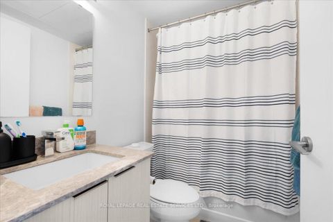 Photo 15 at 911 - 501 Yonge Street, Yonge Corridor, Toronto Photo 15 at 911 - 501 Yonge Street, Yonge Corridor, Toronto