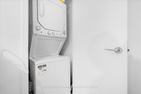 Photo 16 at 911 - 501 Yonge Street, Yonge Corridor, Toronto Photo 16 at 911 - 501 Yonge Street, Yonge Corridor, Toronto