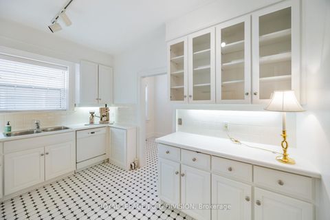 Photo 11 at 4 Highbourne Road, St. Clair, Toronto