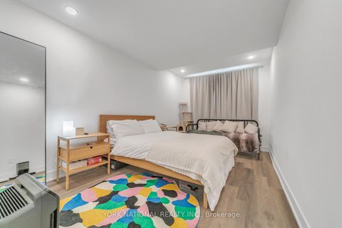 Photo 14 at 10 - 3 Bond Crescent, Oak Ridges, Richmond Hill