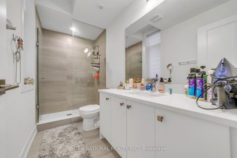 Photo 15 at 10 - 3 Bond Crescent, Oak Ridges, Richmond Hill