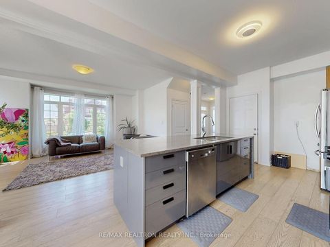 Photo 9 at 70 Hopewell Street, Kleinburg, Vaughan