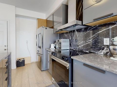 Photo 10 at 70 Hopewell Street, Kleinburg, Vaughan
