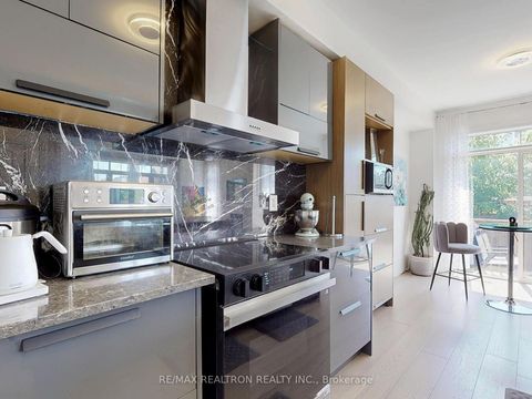 Photo 11 at 70 Hopewell Street, Kleinburg, Vaughan