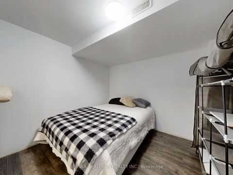 Photo 43 at 70 Hopewell Street, Kleinburg, Vaughan